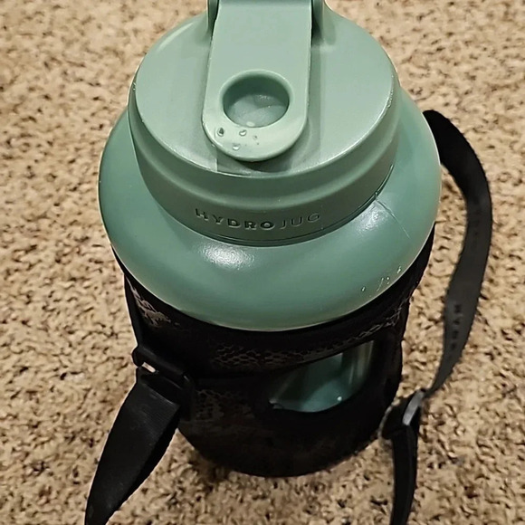 Hydrojug Bottle & black snakeskin Adjustable Sling Sleeve Workout Gym Bundle - Picture 2 of 3